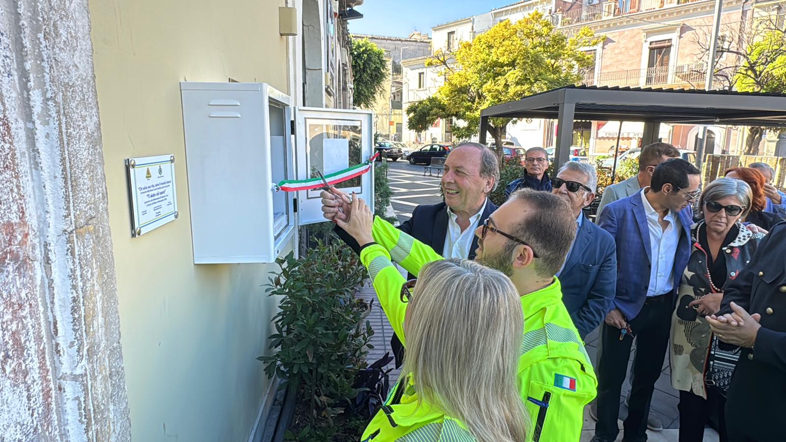Paternò, inaugurati due defibrillatori in Piazza Umberto e a Scala Vecchia: la Misericordia dona alla città un progetto votato dai cittadini