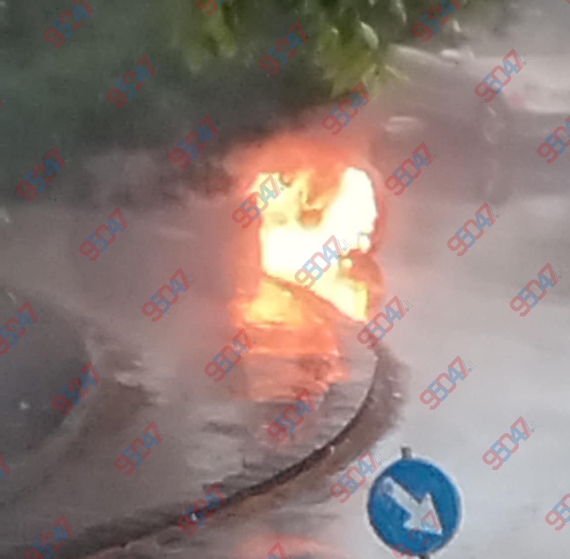 Paternò, due auto in fiamme in poche ore: un caso sospetto di dolo e un corto circuito