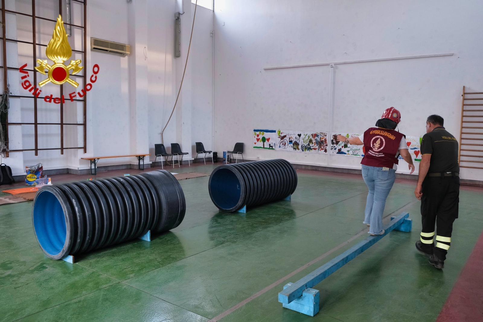 Catania, i Vigili del Fuoco accolgono i ragazzi con disabilità: “Un giorno da pompieri!”