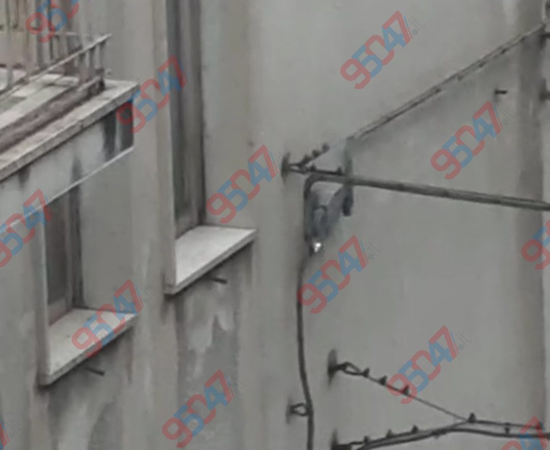 PATERNO'. Scintille e scoppi da una cassetta elettrica: strada chiusa, sul posto vigili del fuoco e tecnici