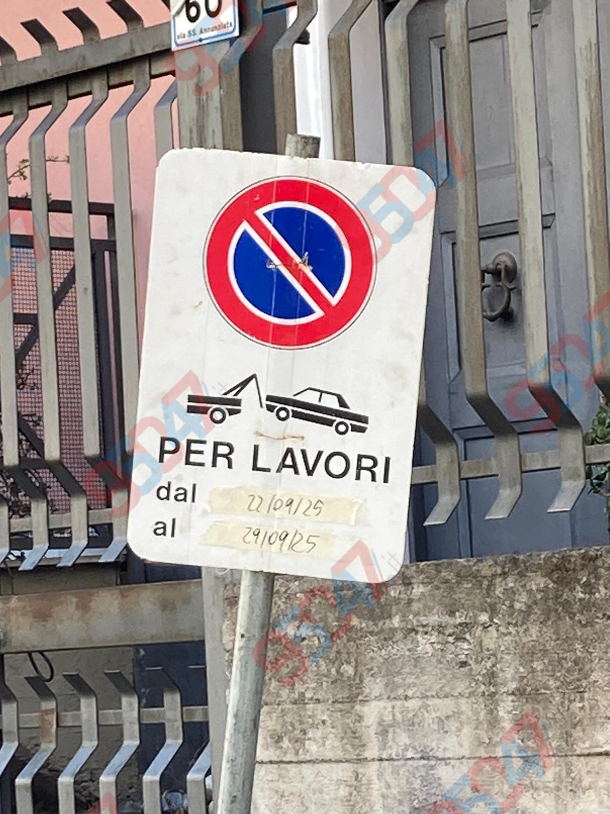 Paternò, il mistero dei lavori fantasma: segnale scaduto, cartelli ancora in strada e lavori mai eseguiti