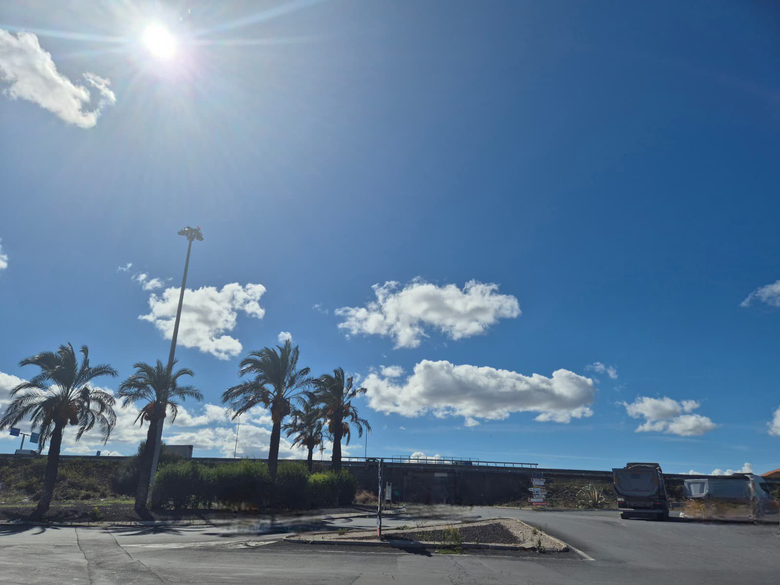 Valcorrente, maxi operazione contro l’abusivismo pubblicitario: rimossi 40 cartelloni irregolari e inviate diffide ai proprietari