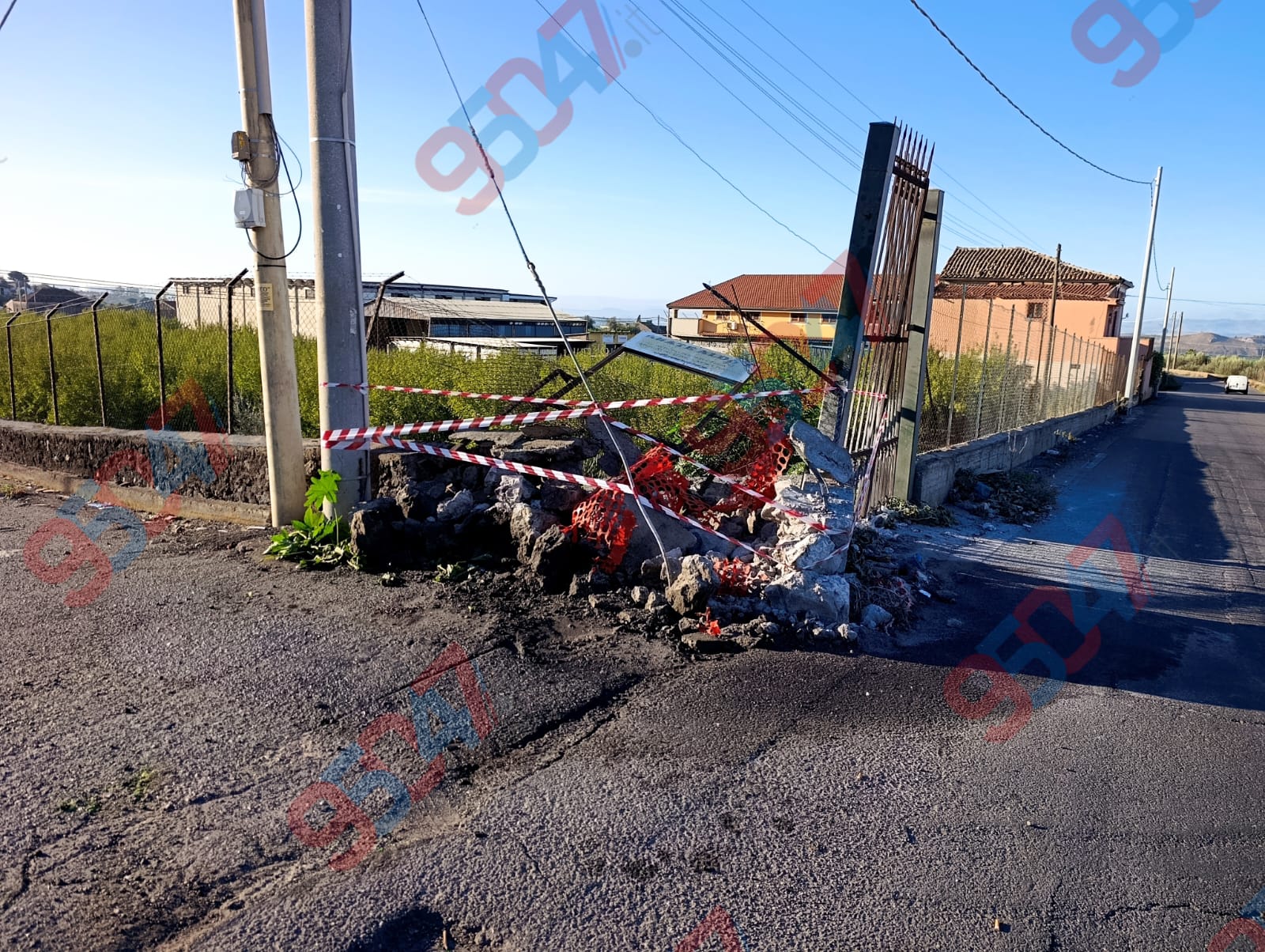 Paternò, terribile incidente nella notte in via Giovanni Verga: 22enne in codice rosso