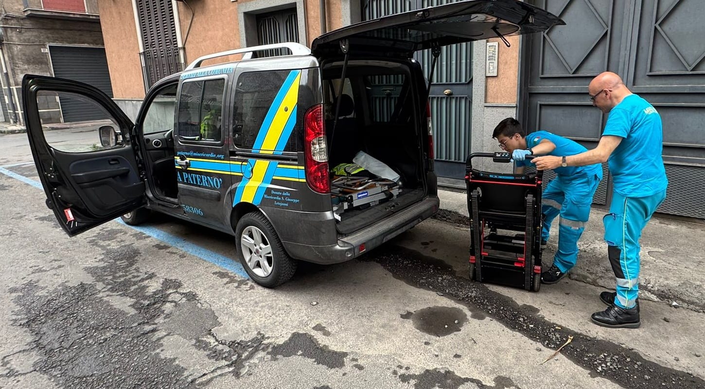 Paternò – La Misericordia aiuta i cittadini a raggiungere i cimiteri per la Commemorazione dei Defunti
