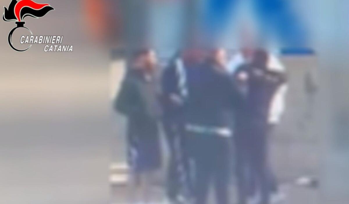 Catania, rapine con pistola e violenze ai trasportatori: 5 arresti, coinvolto ex pentito. I nomi - 