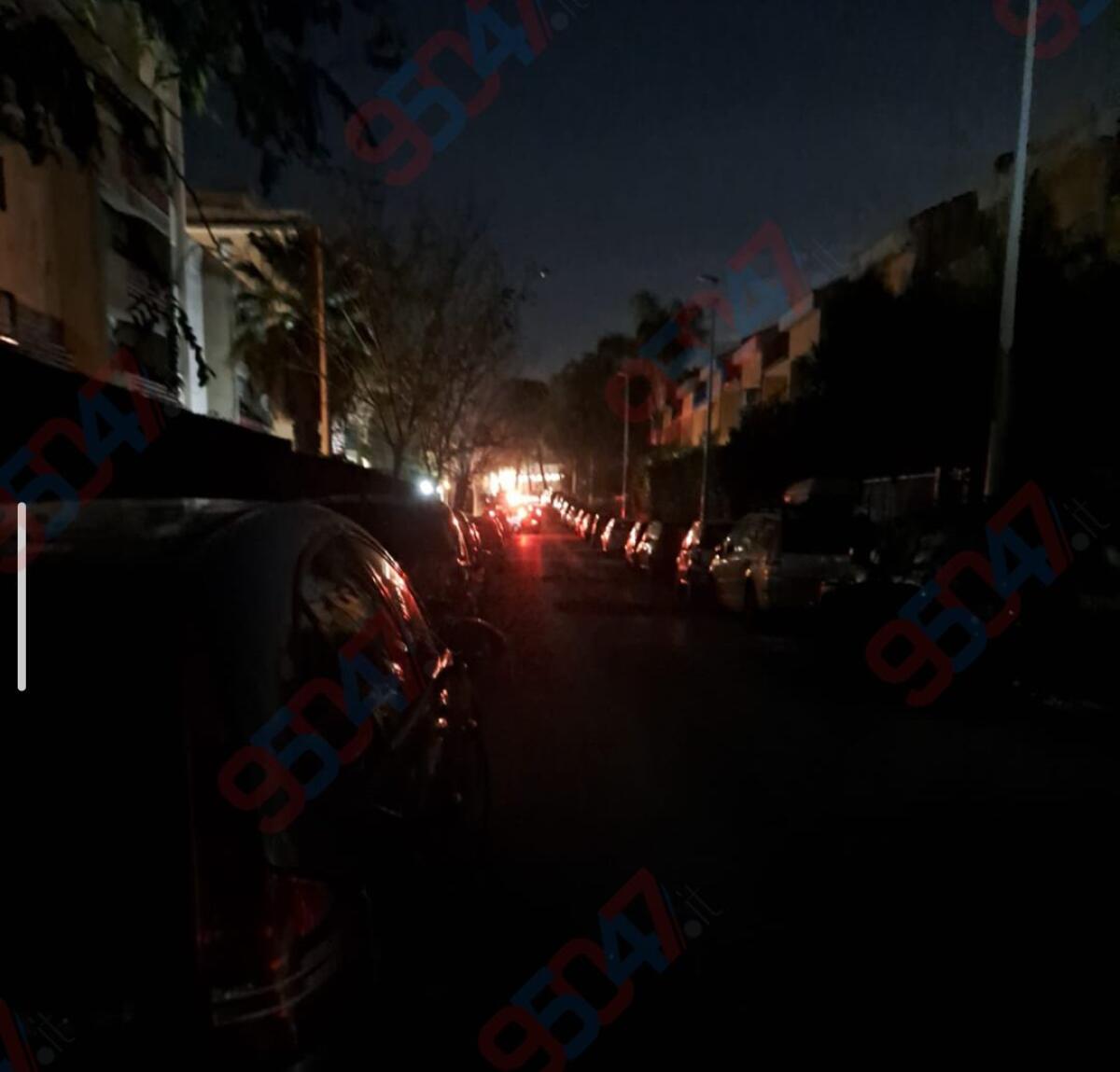 Paternò, otto mesi di buio in via Palmiro Togliatti: i residenti segnalano disagi e pericoli - 