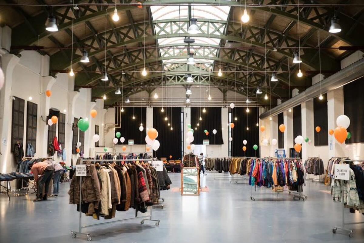 Vinokilo in arrivo a Catania: la grande vendita di abiti vintage e sostenibili venduti  a peso - 