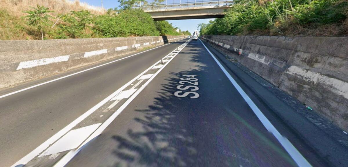 SS284, tamponamento camion–auto a Biancavilla: traffico in tilt e due feriti - 