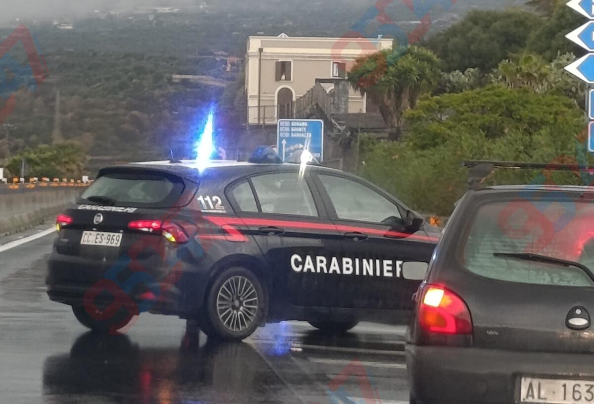 Superstrada 284 chiusa in direzione Adrano per il recupero del mezzo incidentato: uscita obbligatoria a Paternò “Palazzo di Ferro”, lunghe code - 