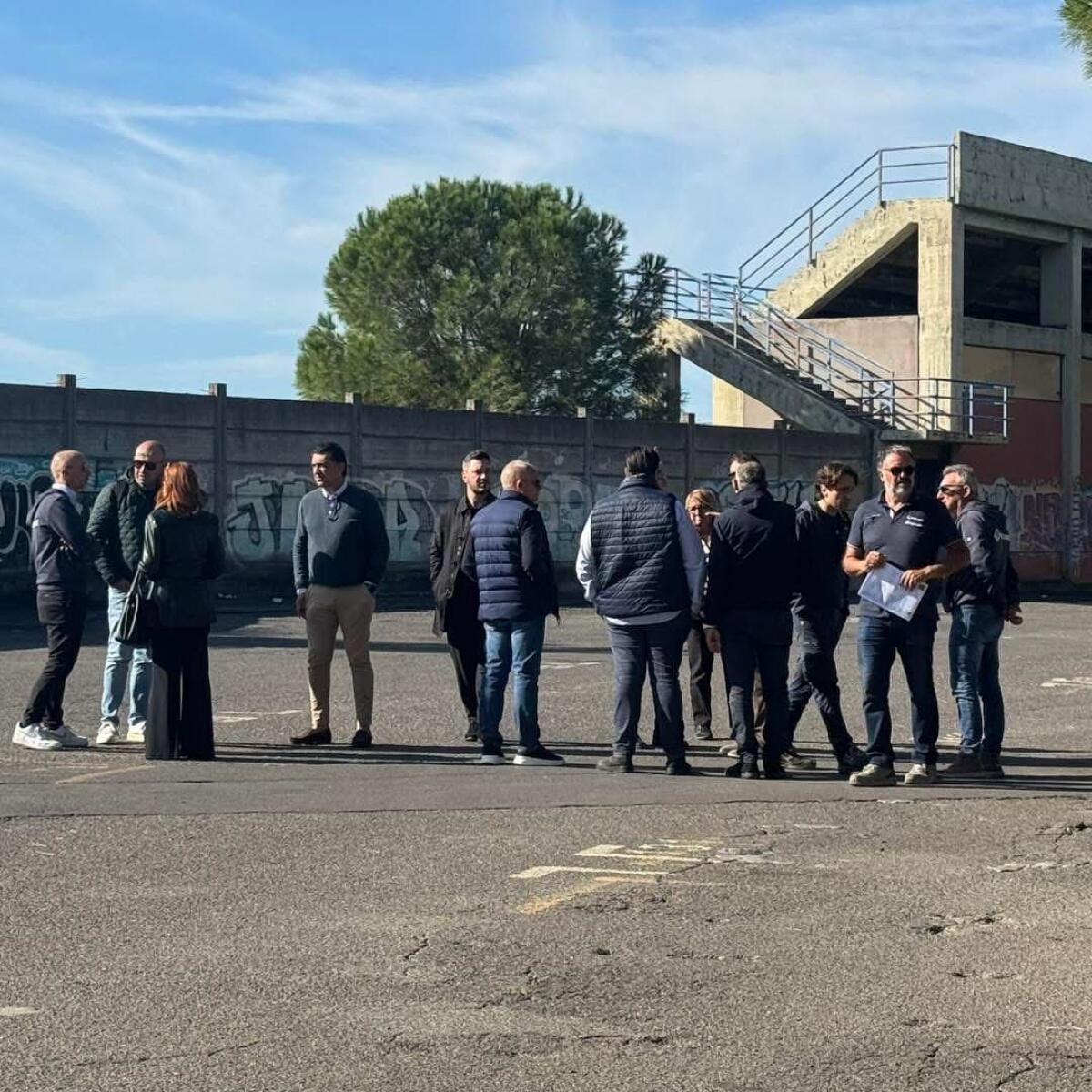 Paternò, trovato l’accordo per il trasferimento di parte del mercato trisettimanale: possono partire i lavori al Velodromo - 