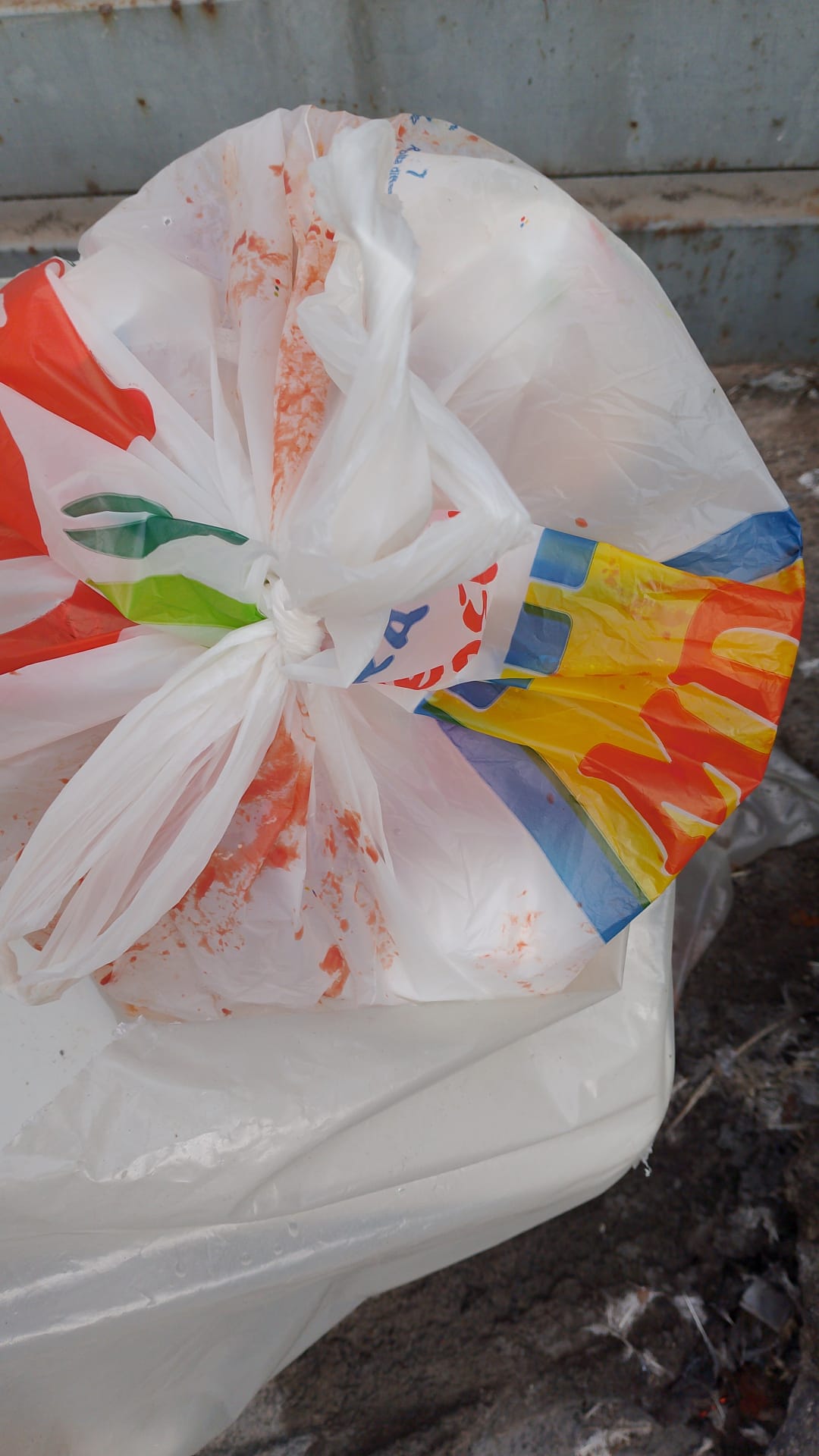 Paternò, via Santa Anna trasformata in una mini discarica: protestano i residenti