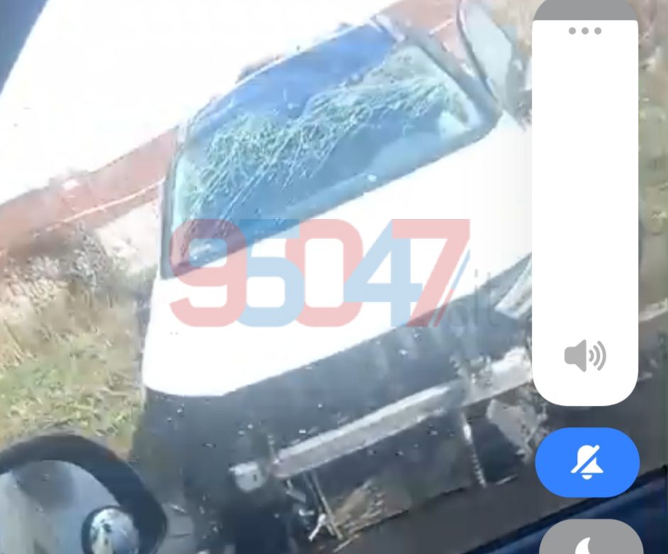 PATERNÒ – Grave incidente sulla SS121: auto si ribalta nei pressi dello svincolo “Palazzolo”