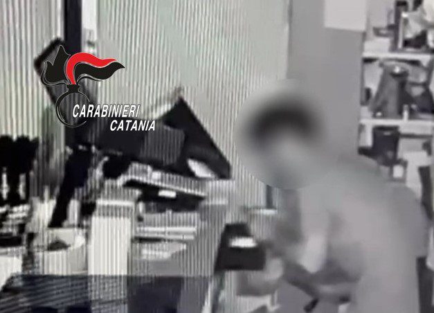 Nove furti notturni in sei mesi nel Catanese: 34enne finisce in carcere dopo le indagini dei Carabinieri