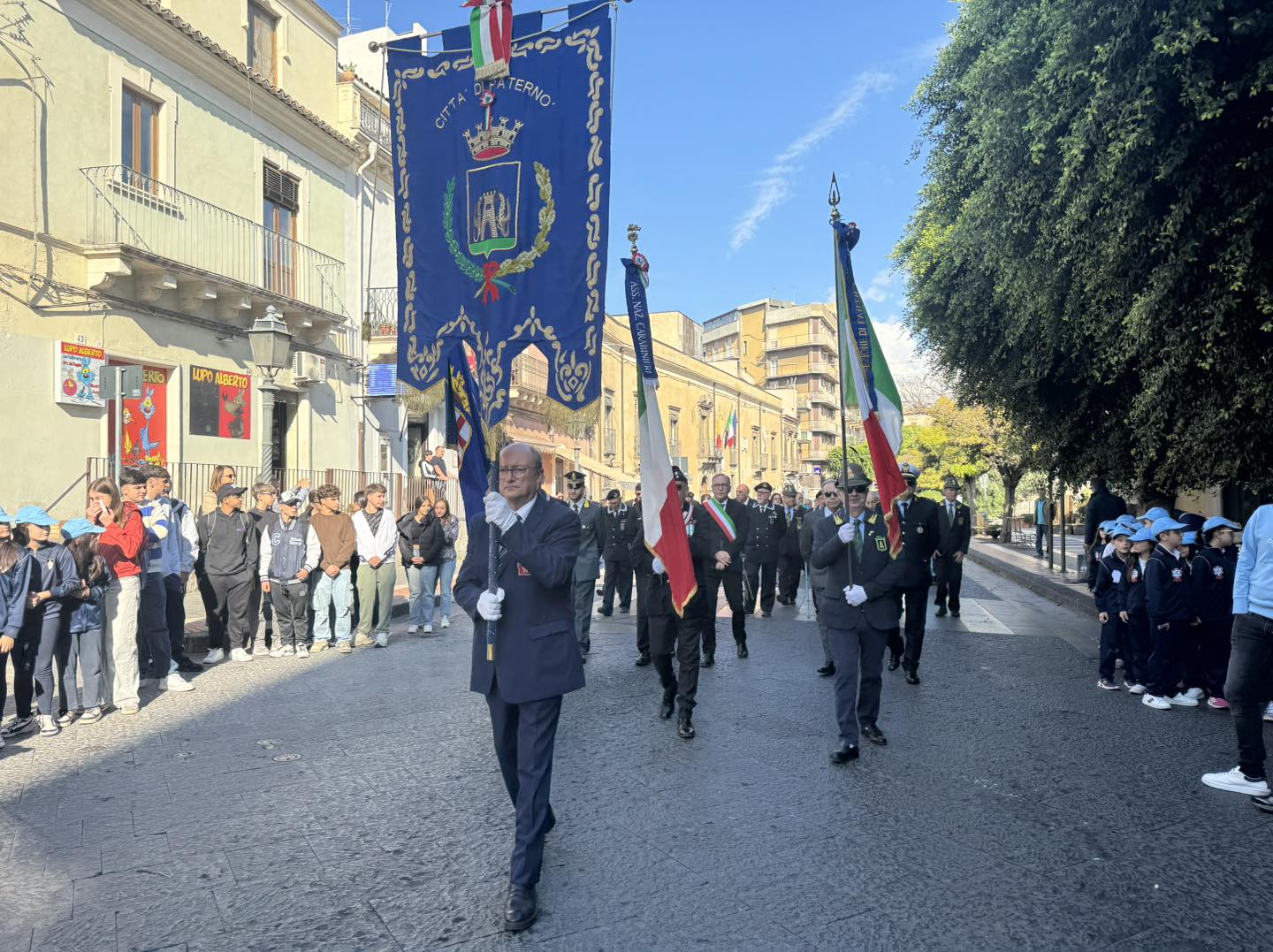 Paternò, commemorazione dell’Unità Nazionale e delle Forze Armate: presenti autorità e scuole
