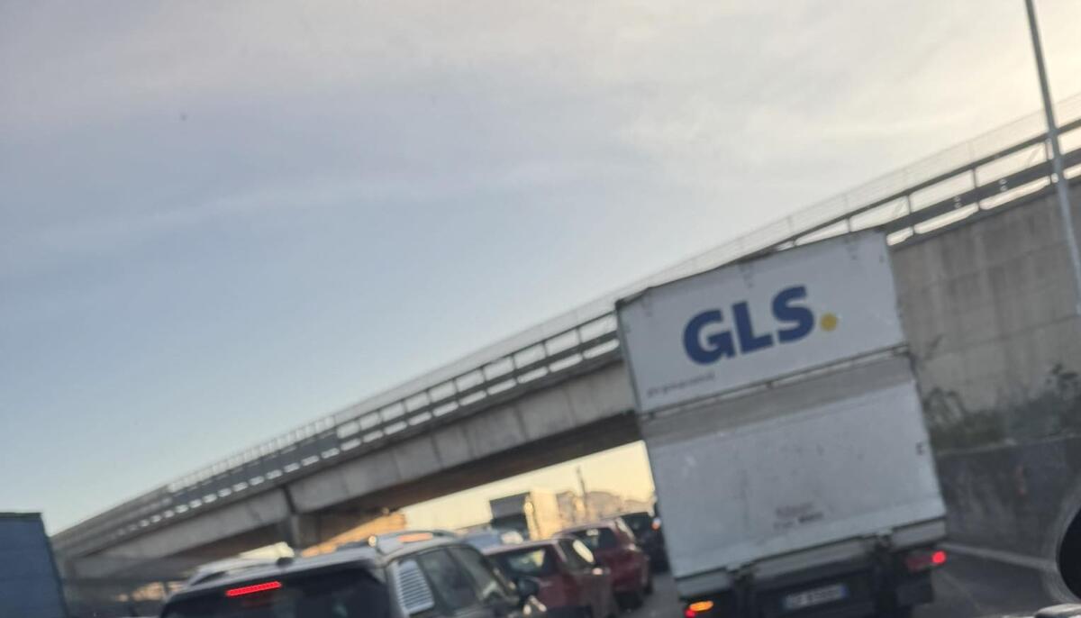 Superstrada 121 in tilt: code infinite verso Catania – disagi fino al 18 dicembre - 