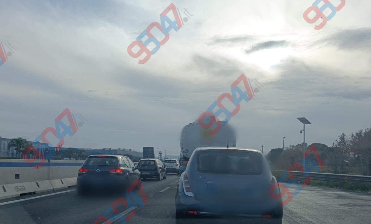 SS121, traffico ancora bloccato verso Catania: aggiornamento delle 15:30 - 