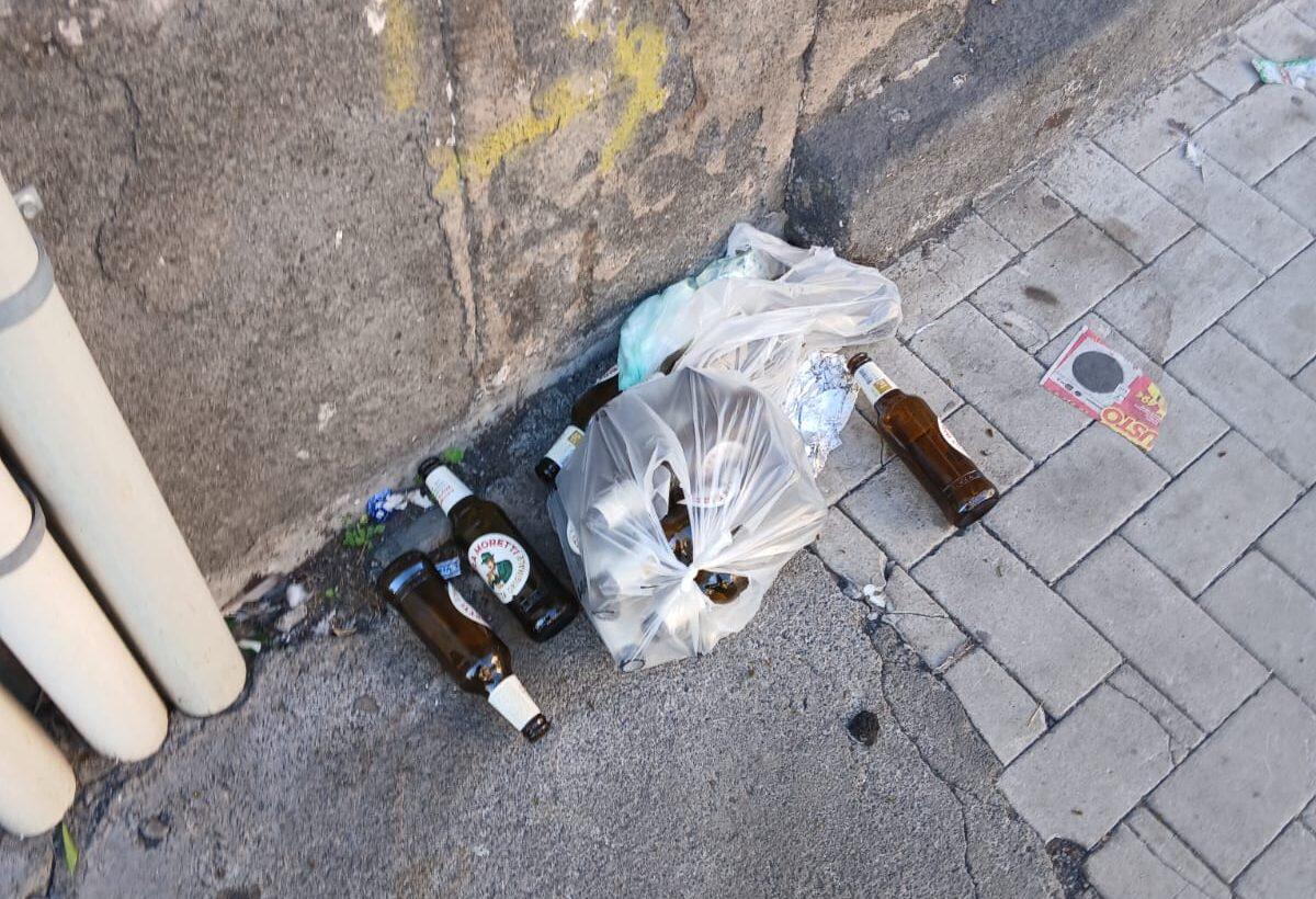 Paternò, segnalazione dal centro storico: “Scene di degrado in via G.B. Nicolosi. Siamo stufi” - 