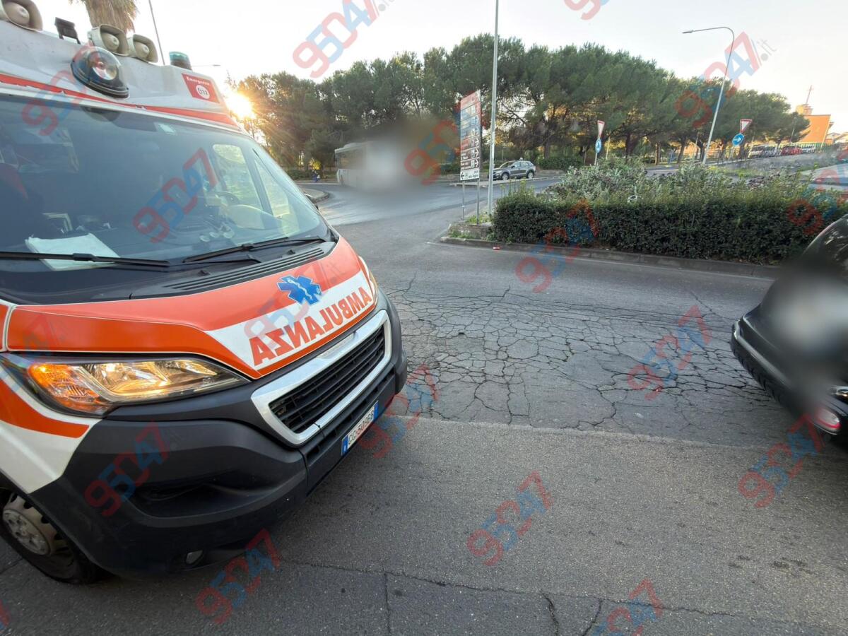 Paura a Paternò, due ragazze investite al Corso Italia: in ospedale anche il conducente sotto shock - 