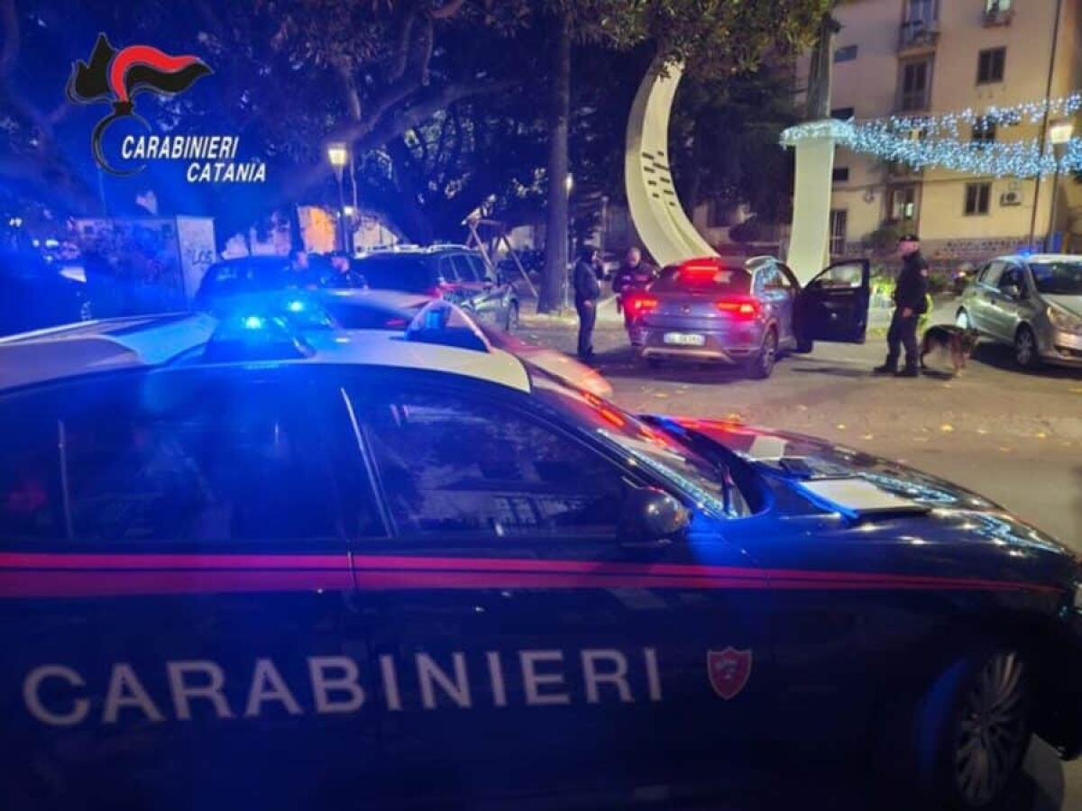 Acireale, controlli dei Carabinieri per le festività: sanzioni stradali e un arresto per furto al supermercato - 