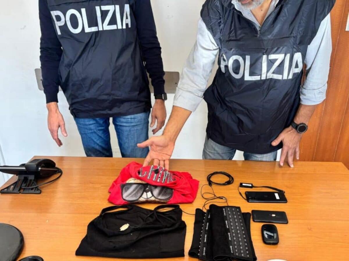 Catania, 37enne tenta di copiare all’esame della patente con telecamera e auricolare: denunciato - 