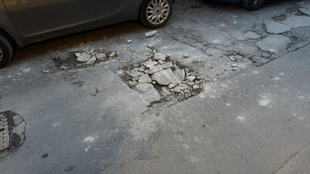 Paternò, buche sempre più pericolose: nuove segnalazioni e foto da diverse zone della città - 