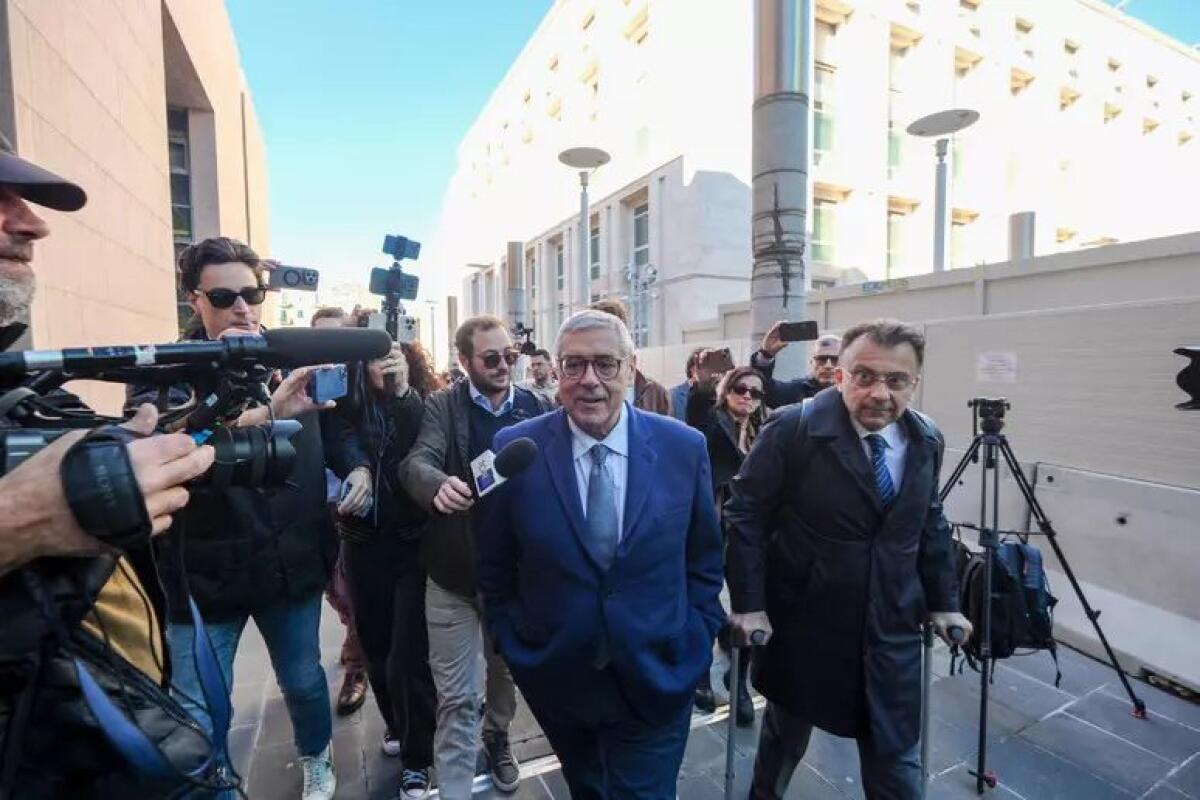 Inchiesta corruzione e appalti, arrestato Totò Cuffaro - 
