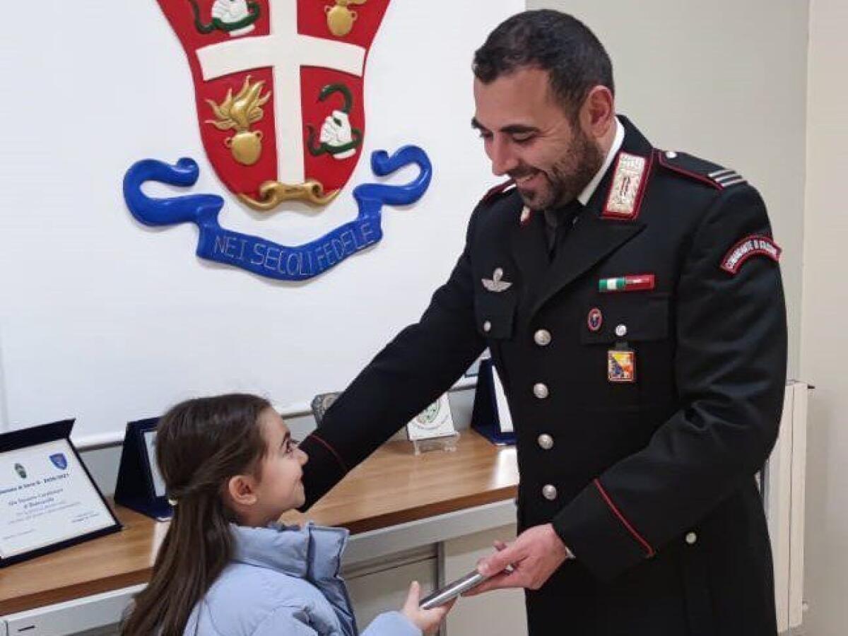 Carabinieri recuperano iPhone rubato a un 37enne residente a Paternò, denunciata una donna - 