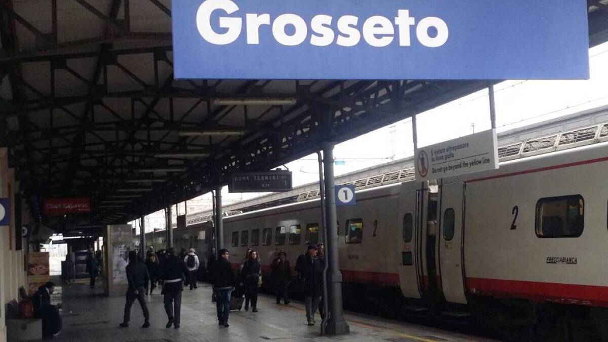 Il treno riparte senza la madre, neonata sola sul vagone: salvata a Grosseto - 