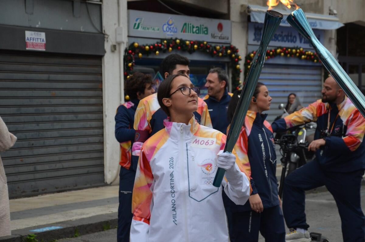 Paternò e le Olimpiadi: Adele Randazzo porta la Fiaccola, il nonno lo fece 65 anni fa - 