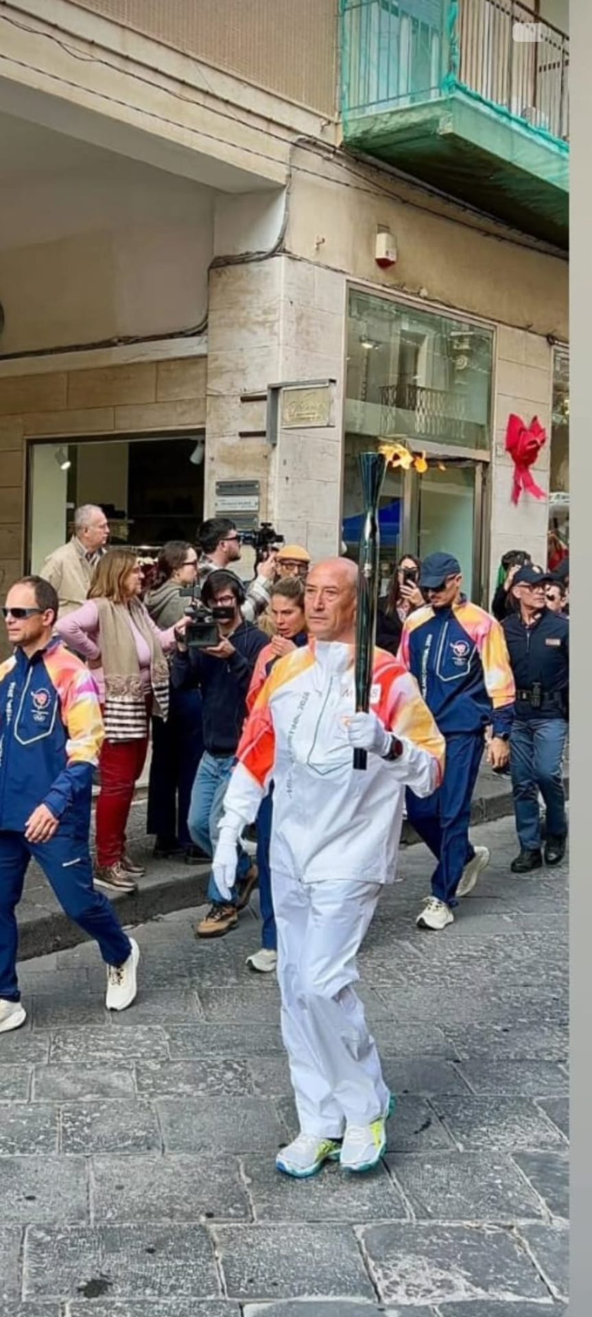 Fiaccola Olimpica verso Milano–Cortina 2026: il Paternese Carmelo Mirinnino tra i tedofori della tappa catanese