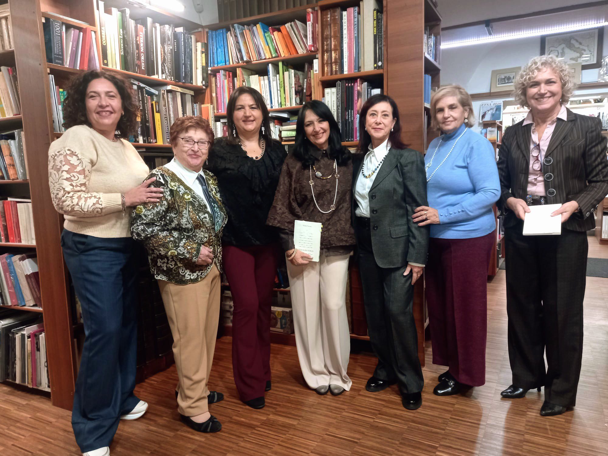 "Versi in Volo”: lacrime, sorrisi e riflessioni tra le pagine di Norma Viscusi