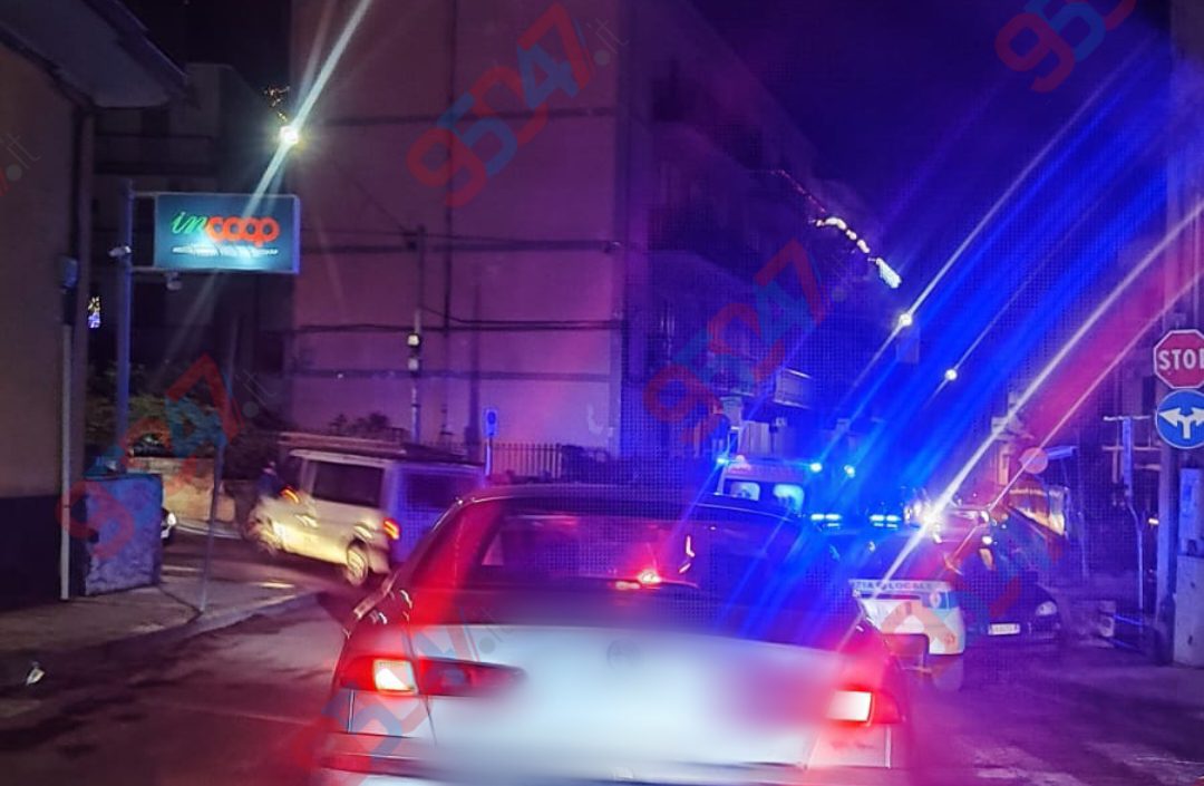 Grave incidente a Paternò: moto contro auto, due feriti