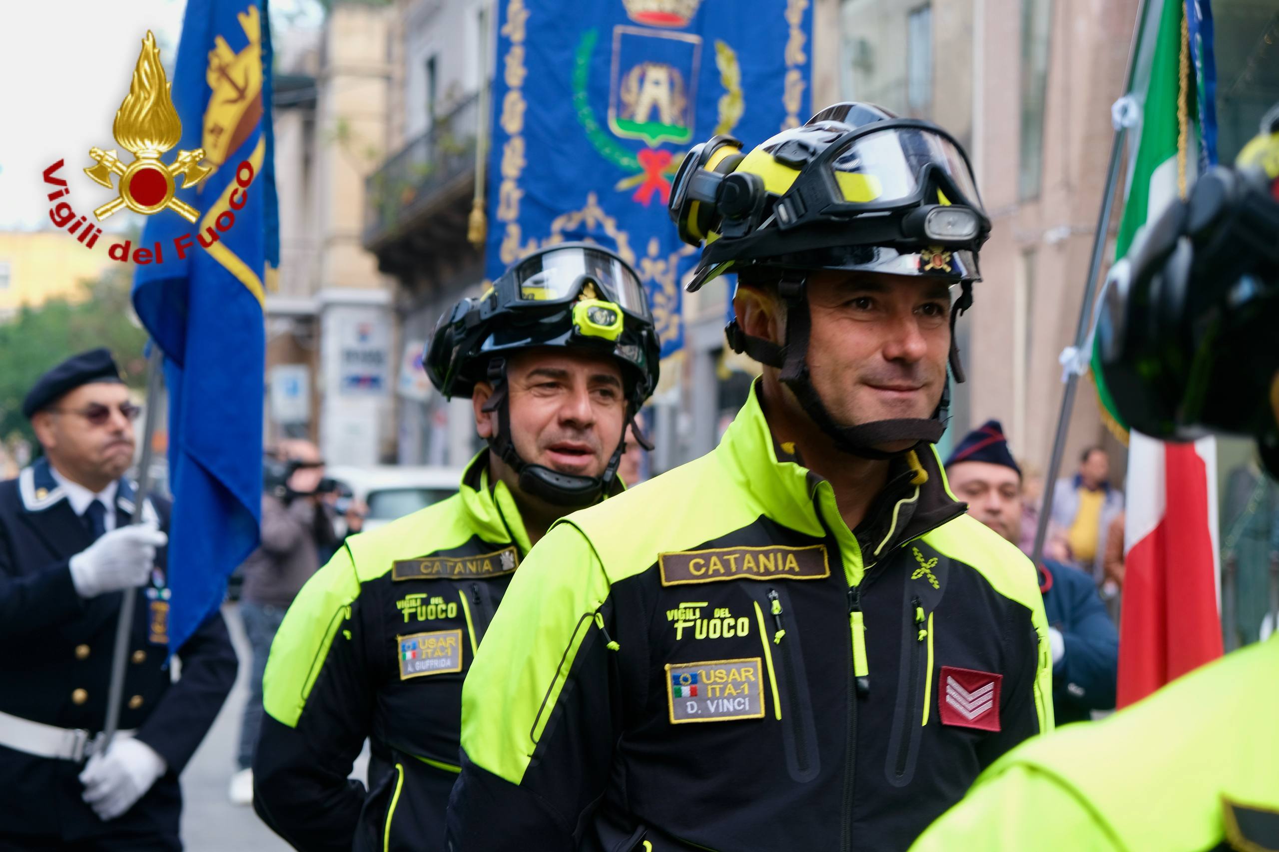 Santa Barbara 2025: emozionante omaggio dei Vigili del Fuoco a Paternò . Le foto