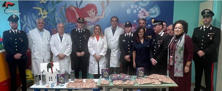 Catania, il Natale dei Carabinieri: doni e sorrisi ai bambini ricoverati