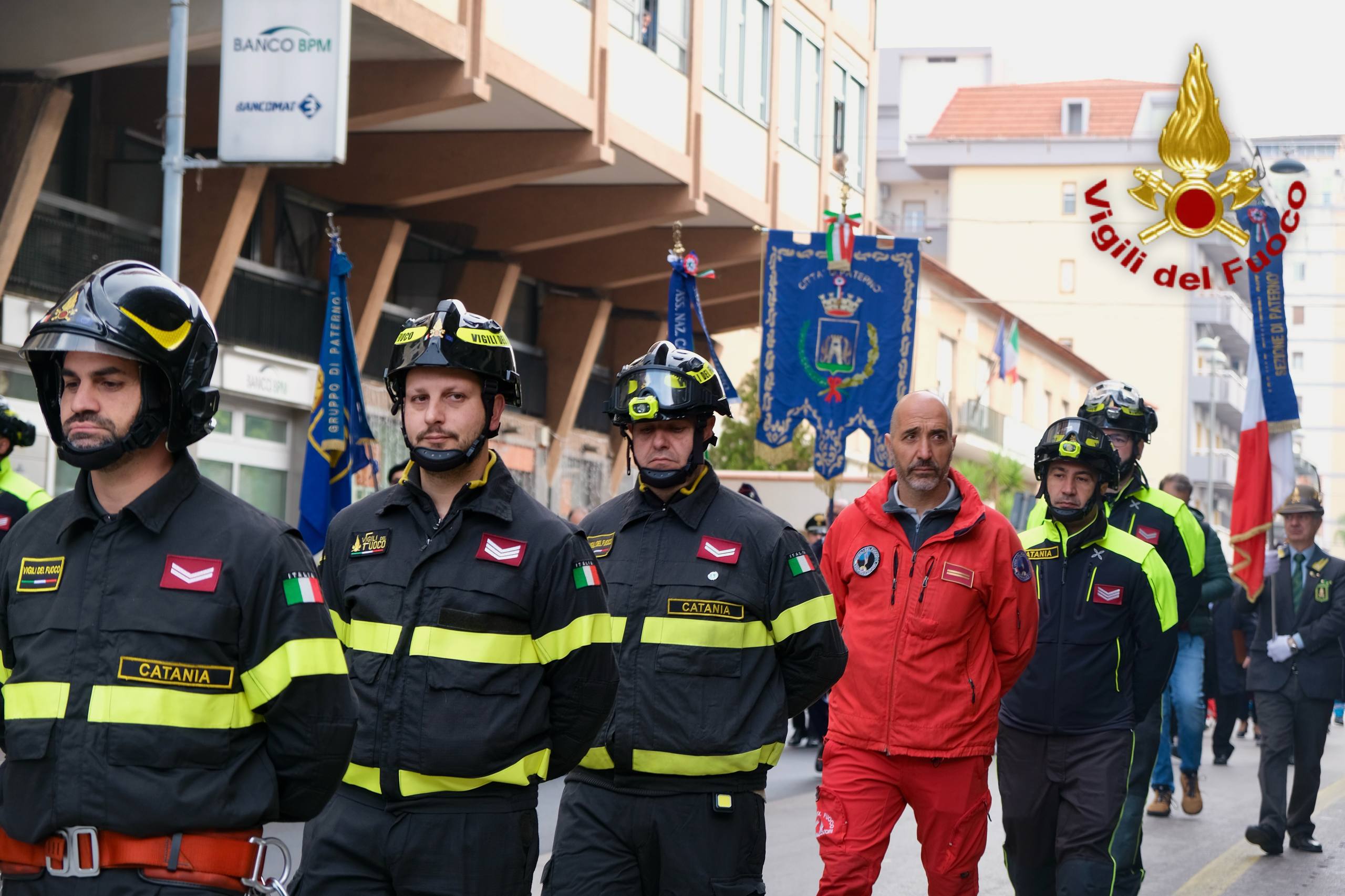 Santa Barbara 2025: emozionante omaggio dei Vigili del Fuoco a Paternò . Le foto