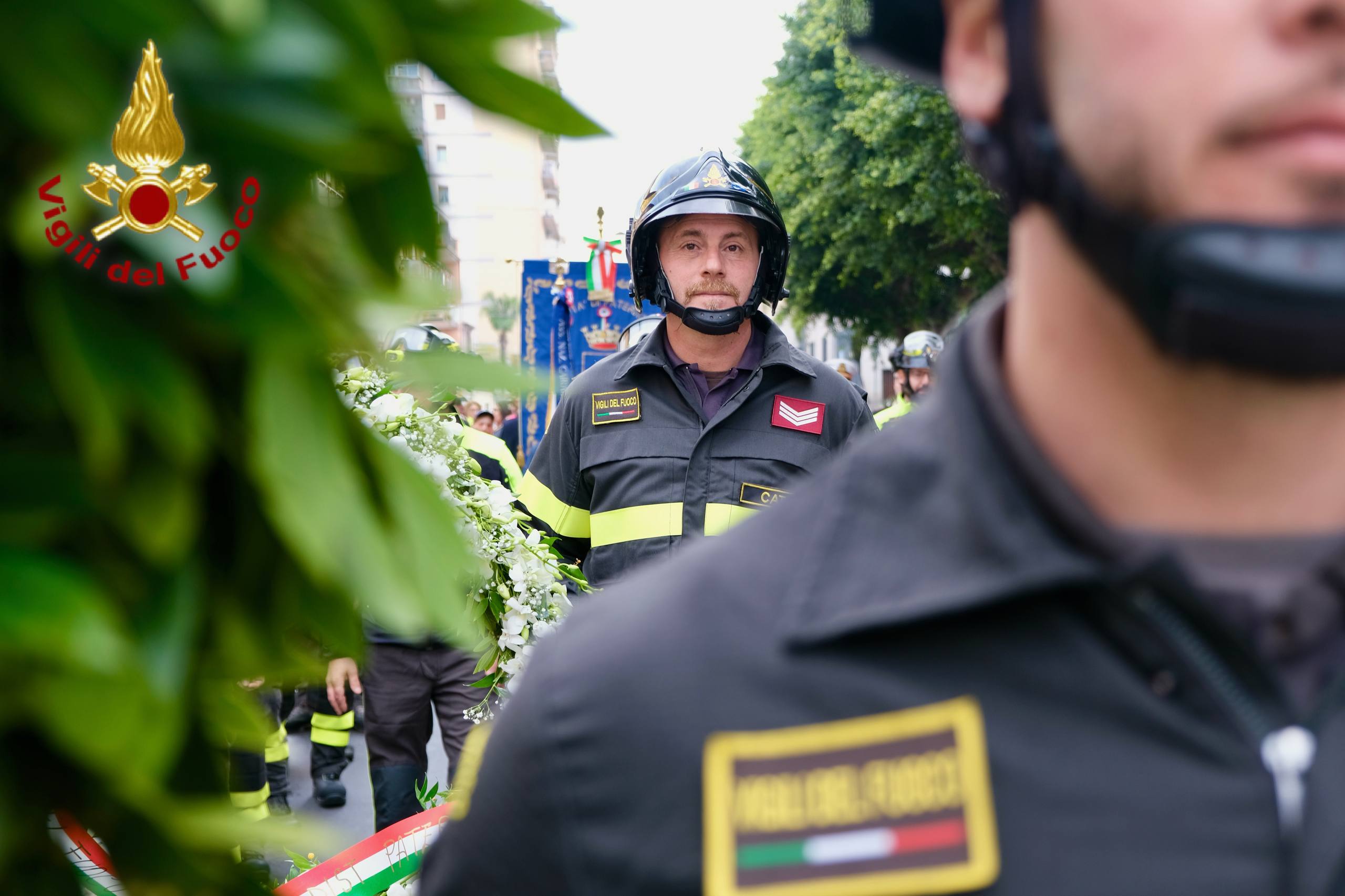 Santa Barbara 2025: emozionante omaggio dei Vigili del Fuoco a Paternò . Le foto