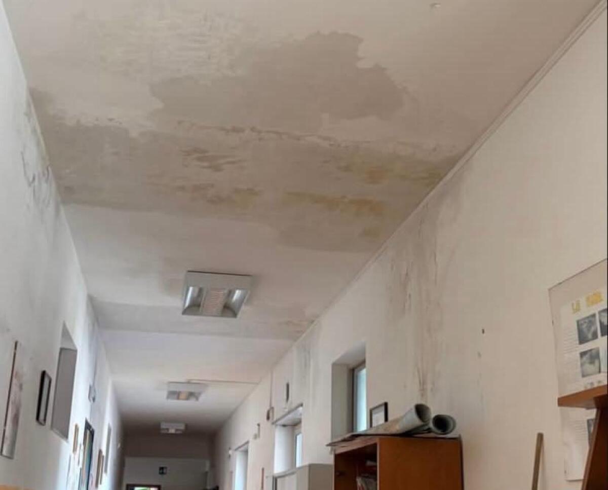 Paternò, scuole in emergenza dopo il ciclone Harry: doppi turni e plessi inagibili - 