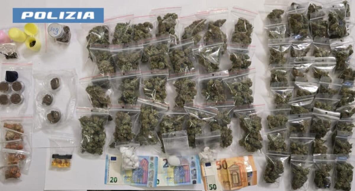 Catania, fermate in auto con marijuana e cocaina: due donne arrestate - 