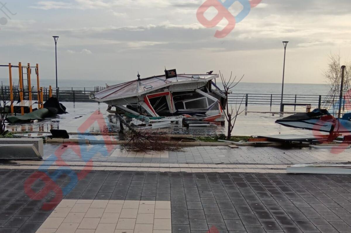 Ciclone “Harry” sulla Sicilia: San Giovanni Li Cuti distrutto, notte di paura tra crolli ed evacuazioni lungo le coste - 