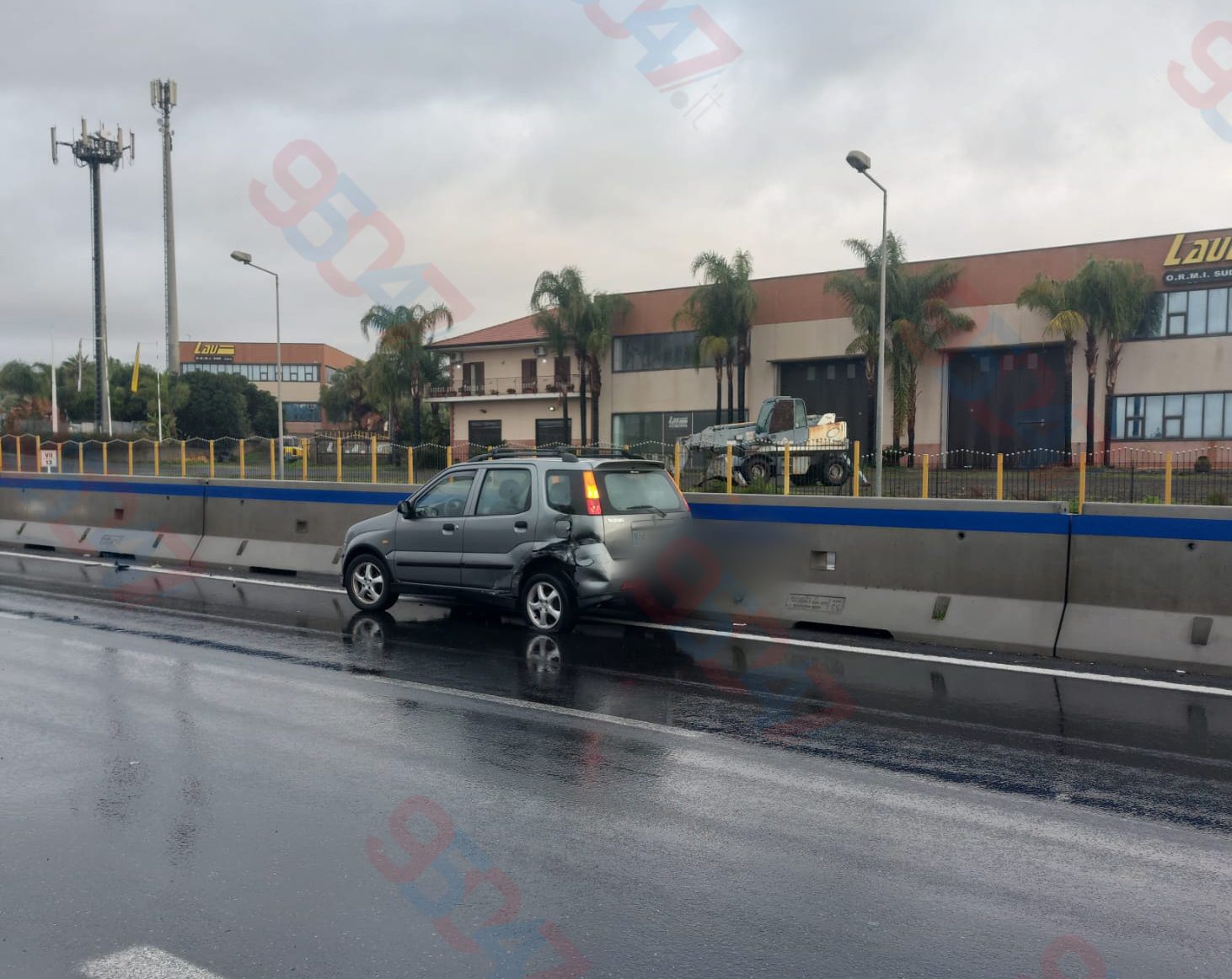 Violento scontro sulla superstrada 121,:  due auto coinvolte e traffico rallentato