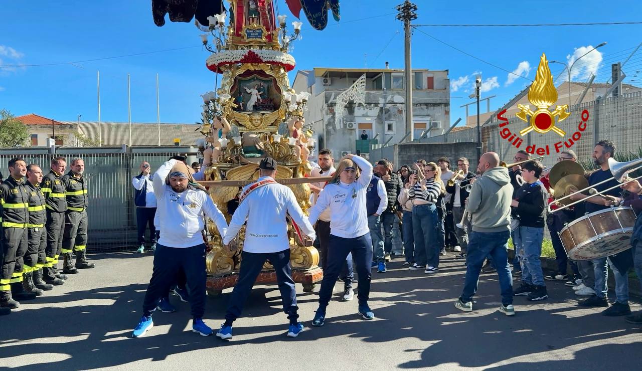 Sant’Agata, il Cereo dei Rinoti in visita al Centro di Formazione dei Vigili del Fuoco di Catania