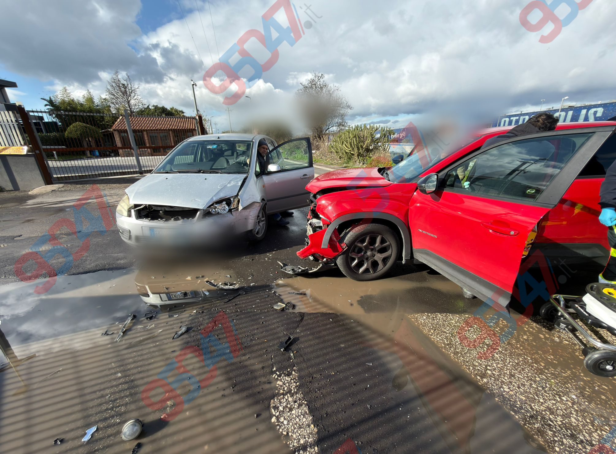 Paura a Valcorrente, incidente in via Casalini: due persone in ospedale