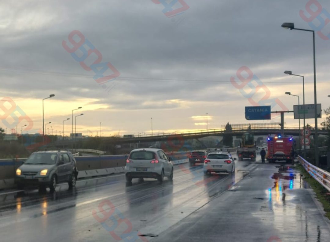 Violento scontro sulla superstrada 121,:  due auto coinvolte e traffico rallentato