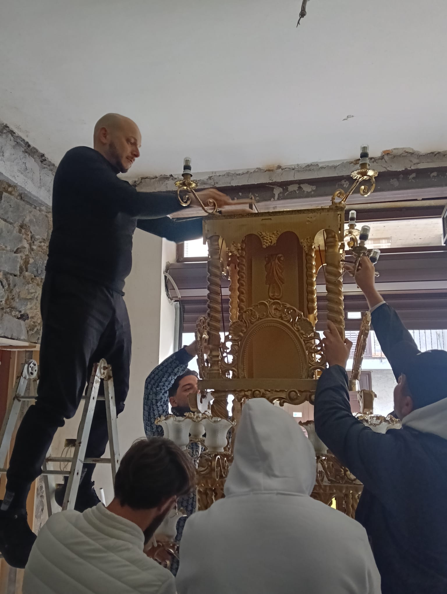 Paternò, varetta trasferita per il restauro: i giovani devoti scrivono alla redazione e chiariscono il loro gesto di fede