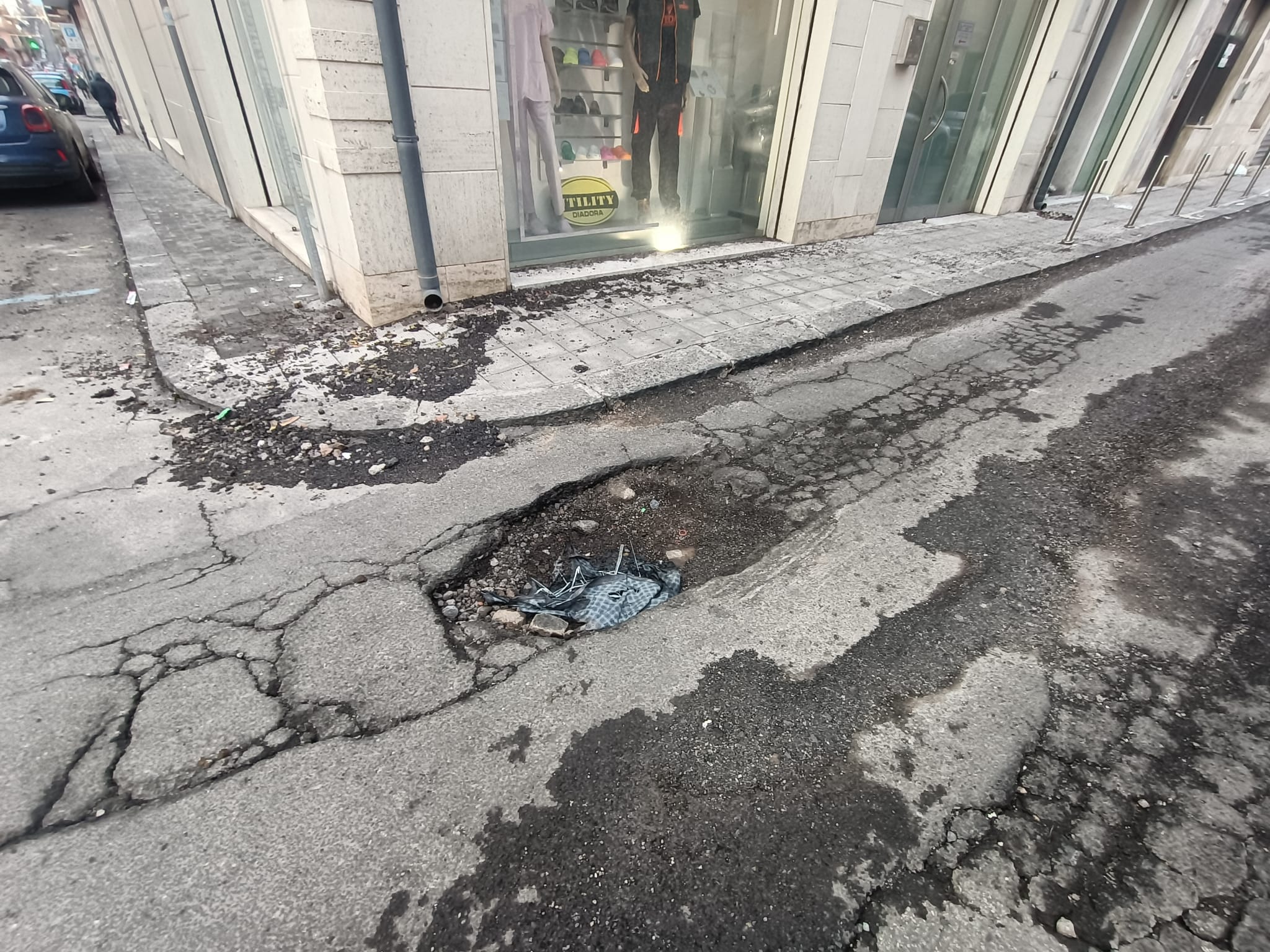 Paternò, dopo il ciclone Harry è emergenza strade: buche in aumento, danni alle auto e disagi per i cittadini