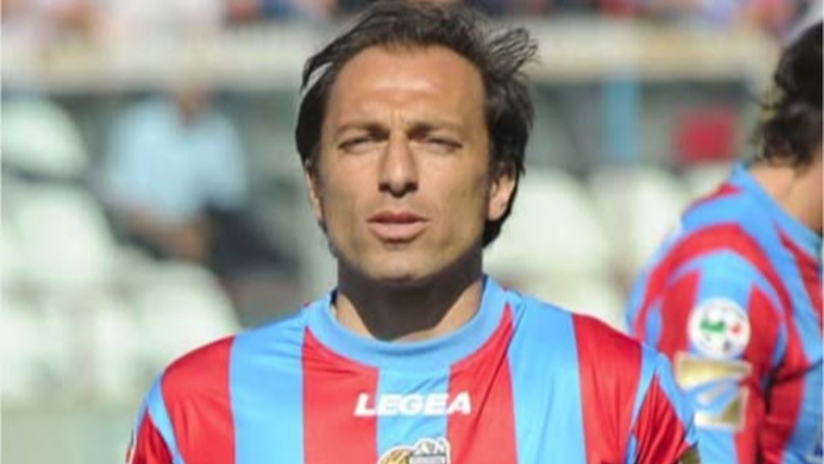 Calcio siciliano in lutto: si spegne a 52 anni Orazio Russo, simbolo del Catania e protagonista della promozione 2006 in Serie A - 