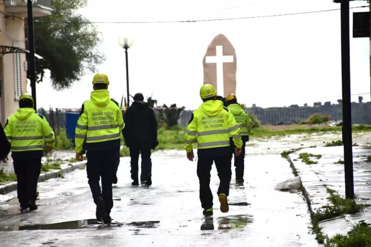 Recuperata la Croce di Niscemi dopo lo smottamento: il NOCS restituisce foto e ricordi ai proprietari - 