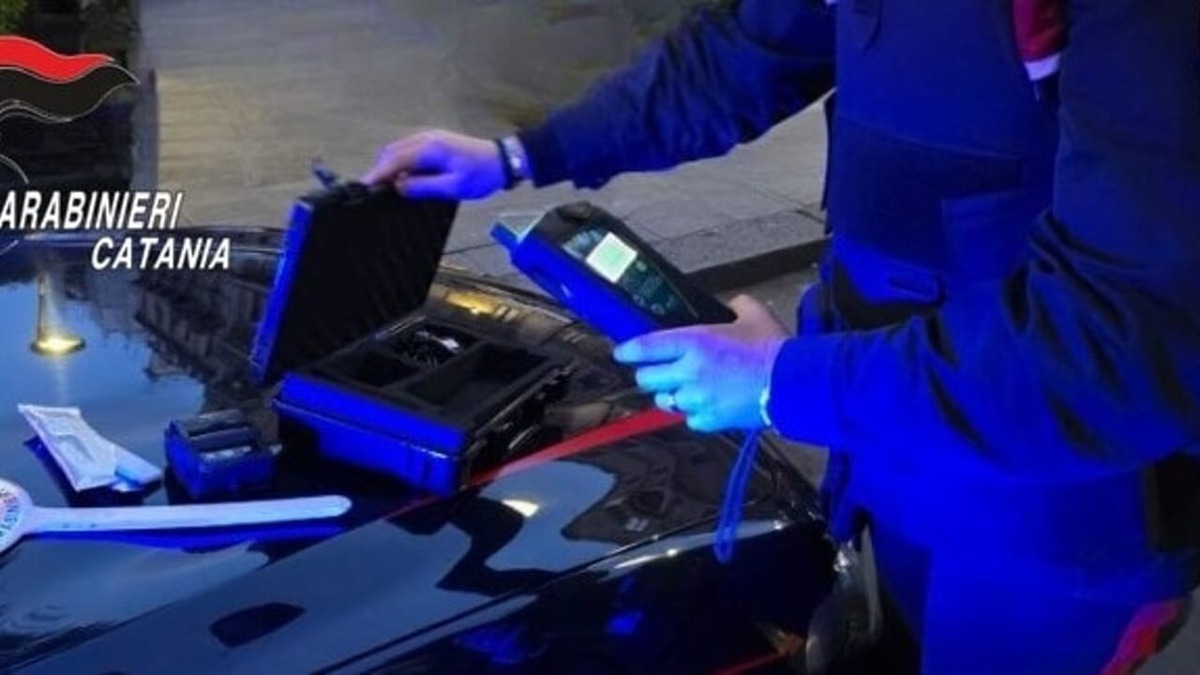 Guida in stato di ebbrezza, raffica di denunce tra Randazzo e Bronte: patenti ritirate e auto sequestrate - 