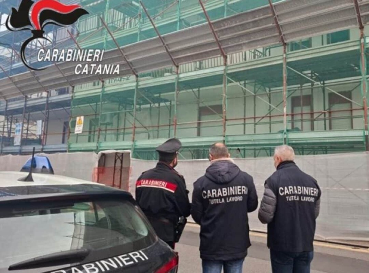 Mascali, controlli in un cantiere a Fondachello: denunciato imprenditore per ponteggio non a norma - 