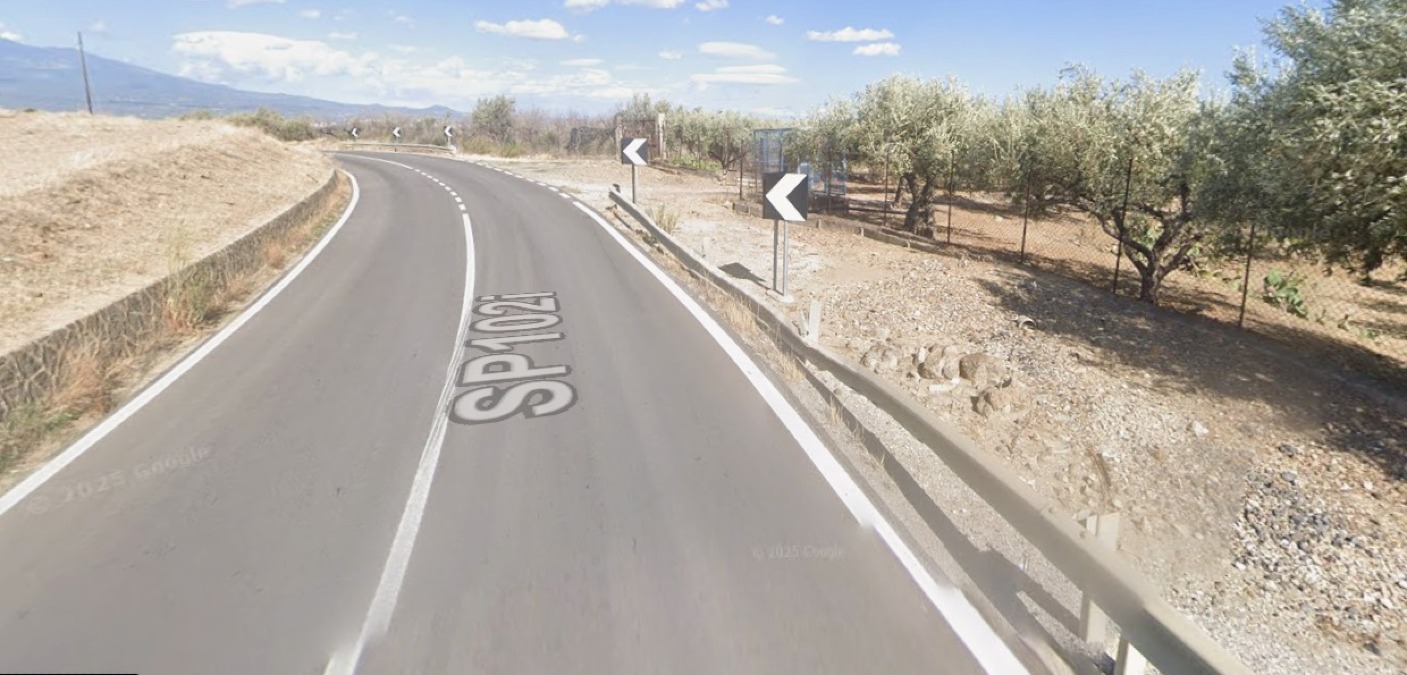 Paternò, lavori sulla SP 102/I: senso unico alternato fino al 28 febbraio e limite 20 km/h - 